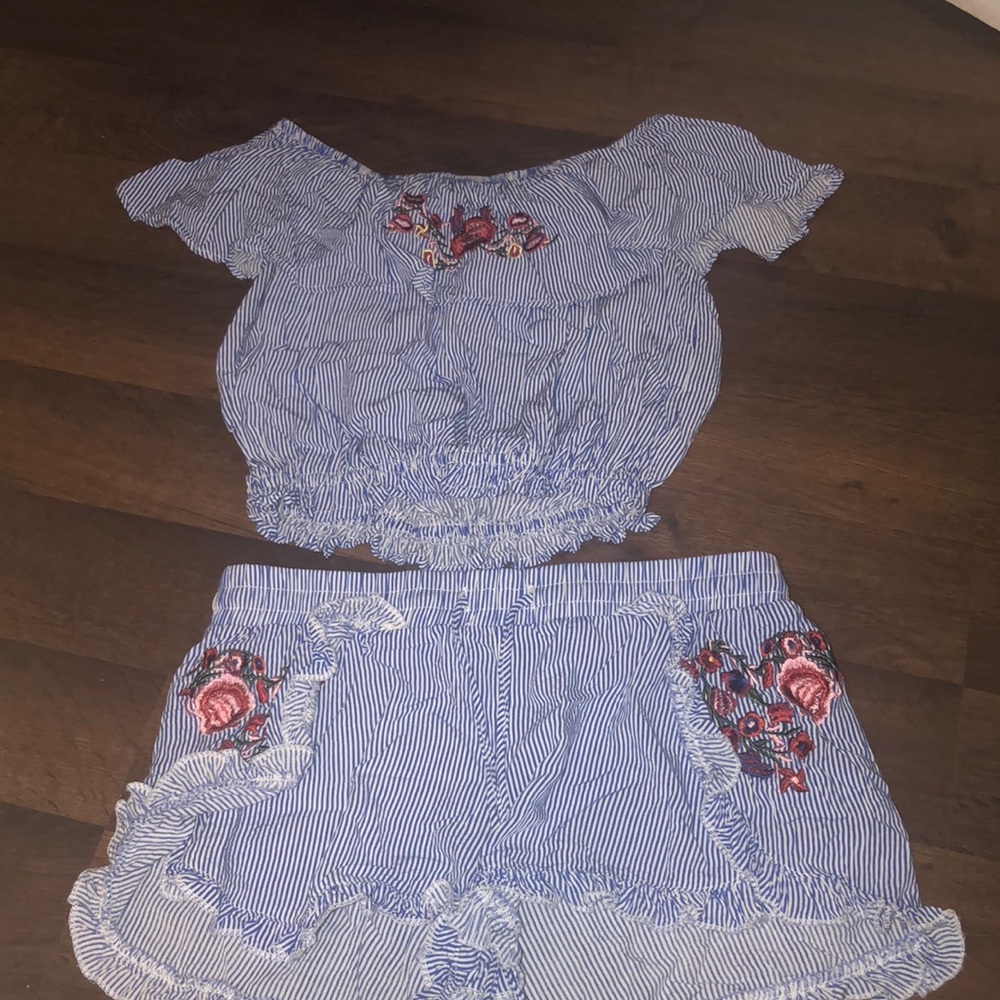 Off the shoulder set